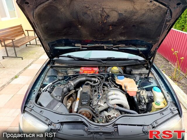 Зеленый Фольксваген Пассат, объемом двигателя 1.6 л и пробегом 270 тыс. км за 2200 $, фото 12 на Automoto.ua