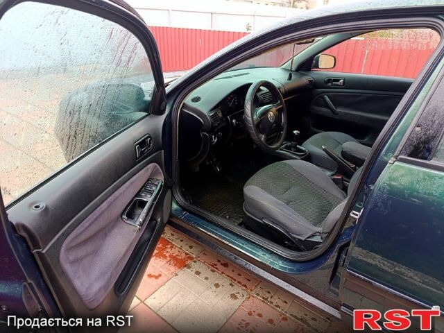 Зеленый Фольксваген Пассат, объемом двигателя 1.6 л и пробегом 270 тыс. км за 2200 $, фото 7 на Automoto.ua