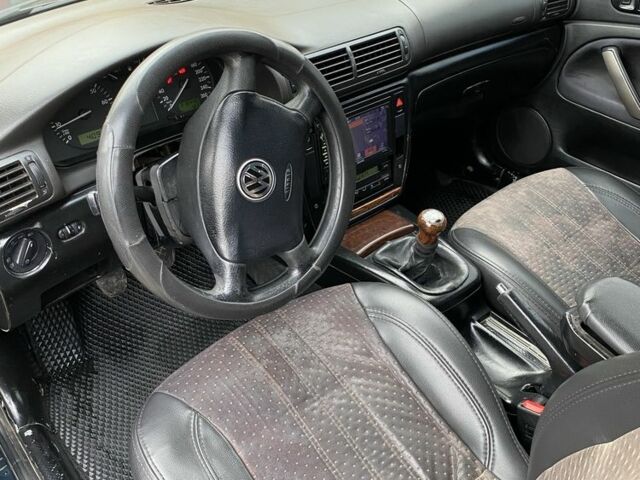 Зеленый Фольксваген Пассат, объемом двигателя 1.8 л и пробегом 320 тыс. км за 2800 $, фото 14 на Automoto.ua