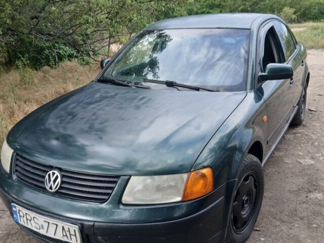 Зеленый Фольксваген Пассат, объемом двигателя 1.9 л и пробегом 380 тыс. км за 2650 $, фото 4 на Automoto.ua