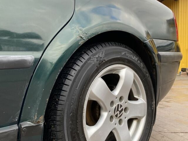 Зеленый Фольксваген Пассат, объемом двигателя 1.8 л и пробегом 320 тыс. км за 2800 $, фото 10 на Automoto.ua