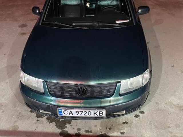 Зеленый Фольксваген Пассат, объемом двигателя 1.9 л и пробегом 488 тыс. км за 4200 $, фото 6 на Automoto.ua
