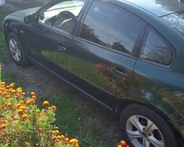 Зеленый Фольксваген Пассат, объемом двигателя 1.8 л и пробегом 260 тыс. км за 4500 $, фото 3 на Automoto.ua