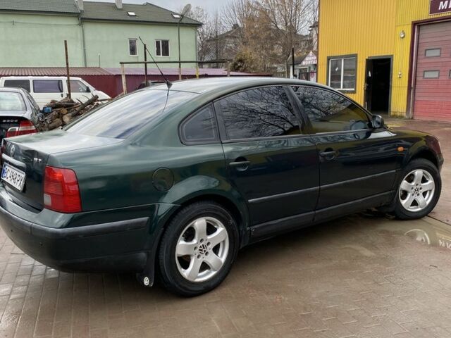 Зеленый Фольксваген Пассат, объемом двигателя 1.8 л и пробегом 320 тыс. км за 2800 $, фото 4 на Automoto.ua