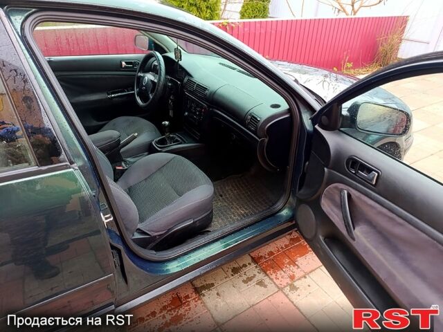 Зеленый Фольксваген Пассат, объемом двигателя 1.6 л и пробегом 270 тыс. км за 2200 $, фото 8 на Automoto.ua