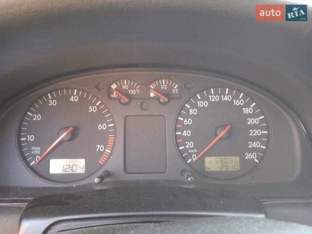 Зеленый Фольксваген Пассат, объемом двигателя 1.8 л и пробегом 260 тыс. км за 4500 $, фото 14 на Automoto.ua