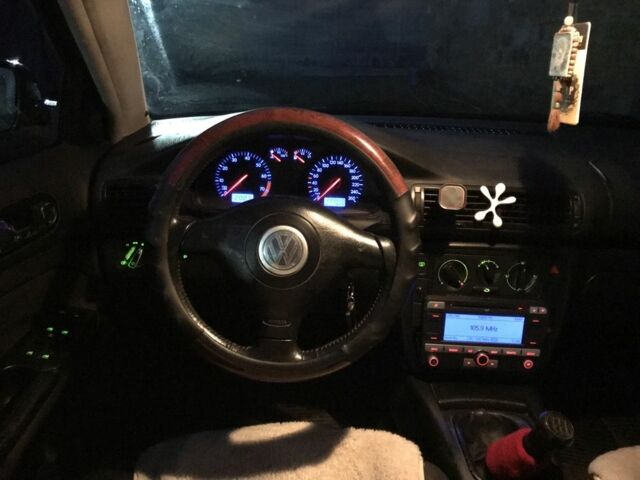 Зеленый Фольксваген Пассат, объемом двигателя 1.6 л и пробегом 220 тыс. км за 2500 $, фото 7 на Automoto.ua