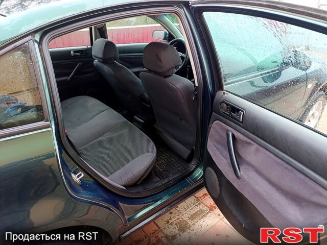 Зеленый Фольксваген Пассат, объемом двигателя 1.6 л и пробегом 270 тыс. км за 2200 $, фото 10 на Automoto.ua