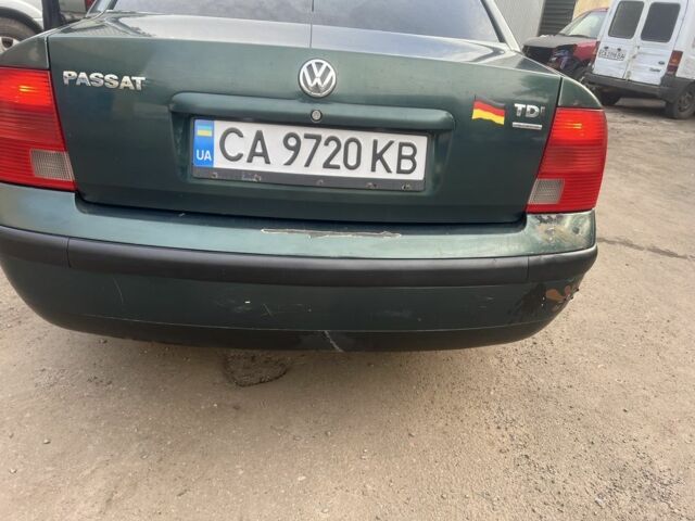 Зеленый Фольксваген Пассат, объемом двигателя 1.9 л и пробегом 488 тыс. км за 4200 $, фото 2 на Automoto.ua