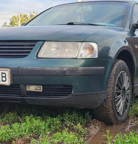 Зеленый Фольксваген Пассат, объемом двигателя 1.9 л и пробегом 488 тыс. км за 4200 $, фото 9 на Automoto.ua