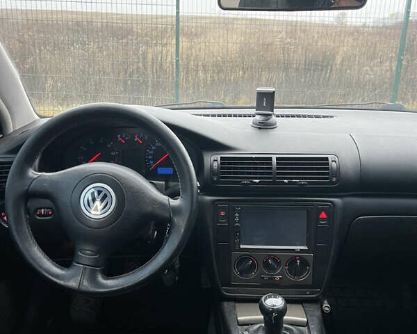 Зеленый Фольксваген Пассат, объемом двигателя 1.6 л и пробегом 320 тыс. км за 3800 $, фото 3 на Automoto.ua