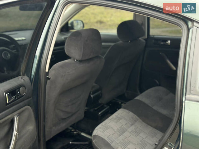 Зеленый Фольксваген Пассат, объемом двигателя 1.78 л и пробегом 334 тыс. км за 3150 $, фото 15 на Automoto.ua