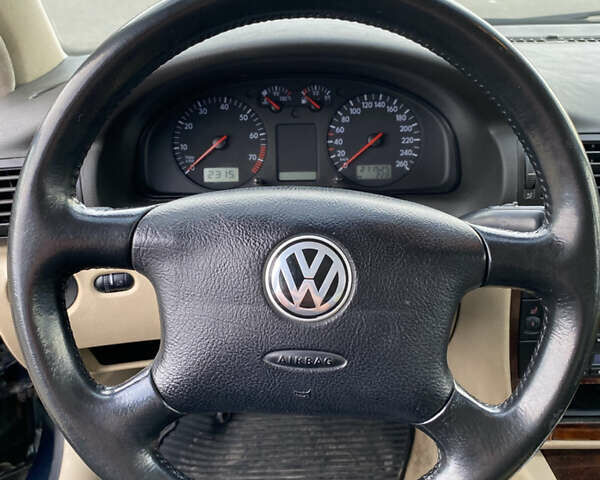 Зеленый Фольксваген Пассат, объемом двигателя 2.33 л и пробегом 211 тыс. км за 3500 $, фото 17 на Automoto.ua