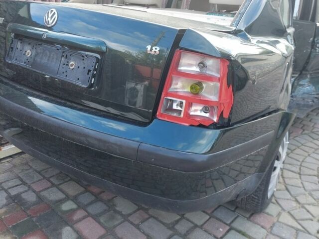 Зеленый Фольксваген Пассат, объемом двигателя 0 л и пробегом 300 тыс. км за 1300 $, фото 7 на Automoto.ua