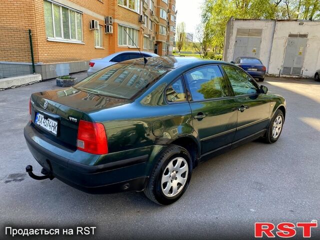 Зеленый Фольксваген Пассат, объемом двигателя 1.8 л и пробегом 235 тыс. км за 3000 $, фото 8 на Automoto.ua