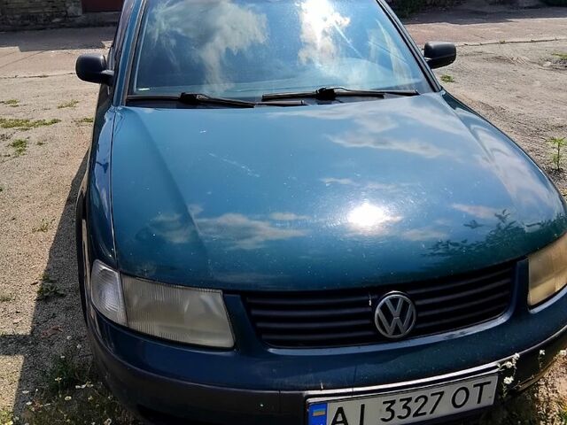 Зелений Фольксваген Пассат, об'ємом двигуна 1.8 л та пробігом 300 тис. км за 2600 $, фото 1 на Automoto.ua