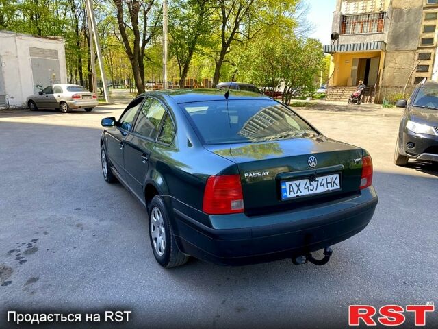 Зеленый Фольксваген Пассат, объемом двигателя 1.8 л и пробегом 235 тыс. км за 3000 $, фото 3 на Automoto.ua