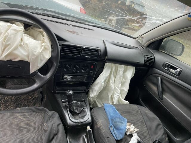 Зеленый Фольксваген Пассат, объемом двигателя 1.6 л и пробегом 3 тыс. км за 1000 $, фото 9 на Automoto.ua