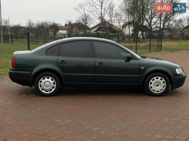 Зеленый Фольксваген Пассат, объемом двигателя 1.78 л и пробегом 334 тыс. км за 3150 $, фото 5 на Automoto.ua