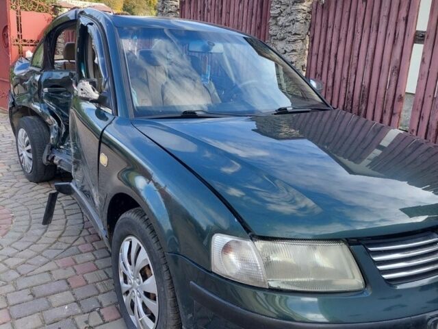 Зеленый Фольксваген Пассат, объемом двигателя 0 л и пробегом 300 тыс. км за 547 $, фото 1 на Automoto.ua