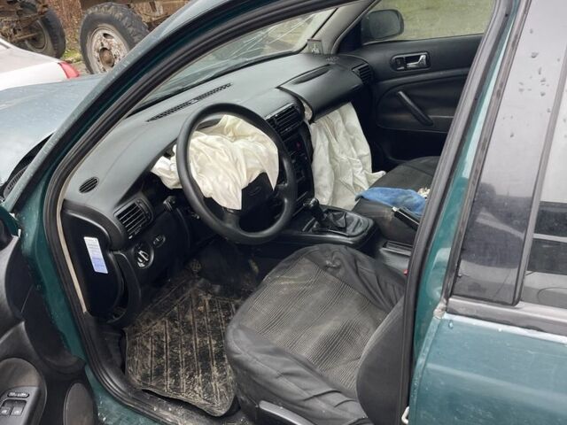 Зеленый Фольксваген Пассат, объемом двигателя 1.6 л и пробегом 3 тыс. км за 1000 $, фото 8 на Automoto.ua