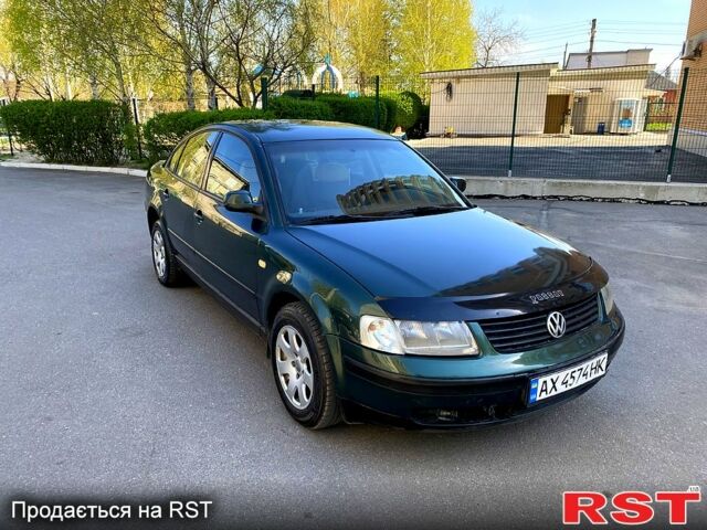 Зеленый Фольксваген Пассат, объемом двигателя 1.8 л и пробегом 235 тыс. км за 3000 $, фото 5 на Automoto.ua