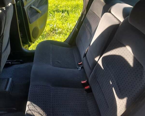 Зелений Фольксваген Пассат, об'ємом двигуна 1.6 л та пробігом 347 тис. км за 3100 $, фото 4 на Automoto.ua