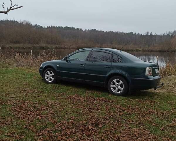 Зеленый Фольксваген Пассат, объемом двигателя 1.9 л и пробегом 400 тыс. км за 3200 $, фото 3 на Automoto.ua