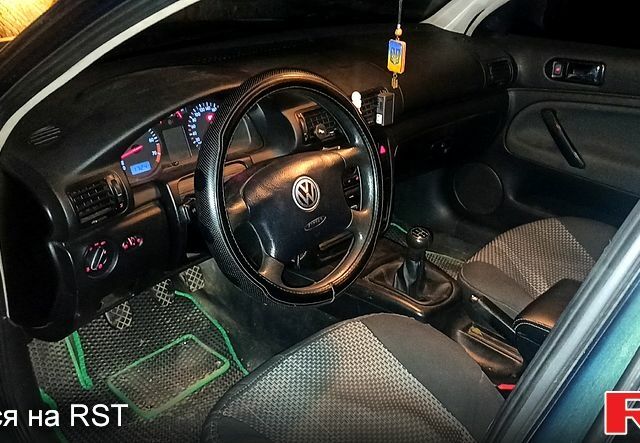 Зеленый Фольксваген Пассат, объемом двигателя 1.8 л и пробегом 221 тыс. км за 4250 $, фото 11 на Automoto.ua