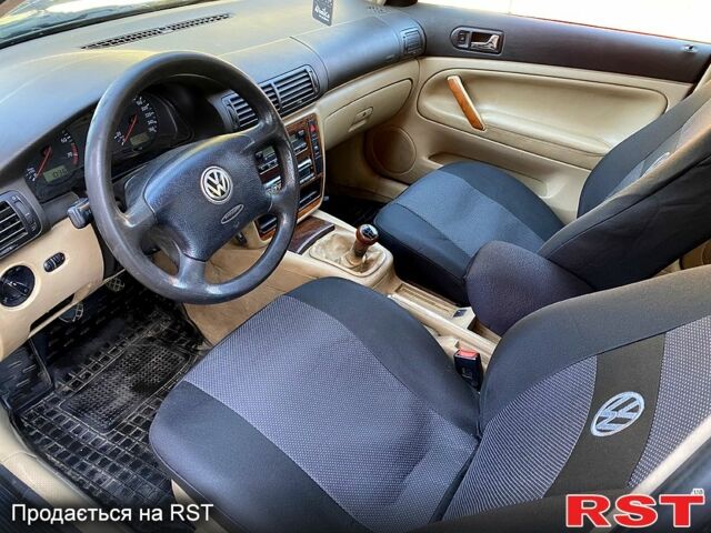 Зеленый Фольксваген Пассат, объемом двигателя 1.8 л и пробегом 235 тыс. км за 3000 $, фото 11 на Automoto.ua