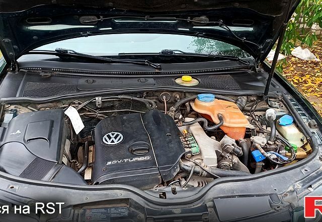 Зеленый Фольксваген Пассат, объемом двигателя 1.8 л и пробегом 221 тыс. км за 4250 $, фото 7 на Automoto.ua