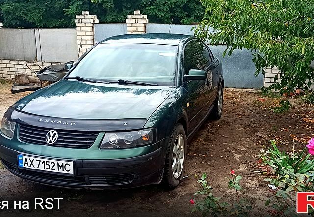 Зеленый Фольксваген Пассат, объемом двигателя 1.8 л и пробегом 221 тыс. км за 4250 $, фото 1 на Automoto.ua