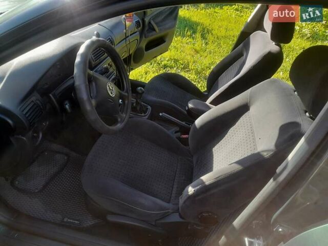 Зелений Фольксваген Пассат, об'ємом двигуна 1.6 л та пробігом 347 тис. км за 3100 $, фото 7 на Automoto.ua