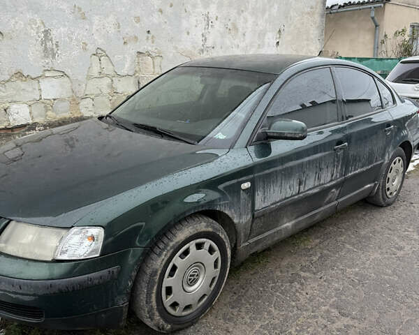 Зеленый Фольксваген Пассат, объемом двигателя 1.78 л и пробегом 334 тыс. км за 2600 $, фото 3 на Automoto.ua