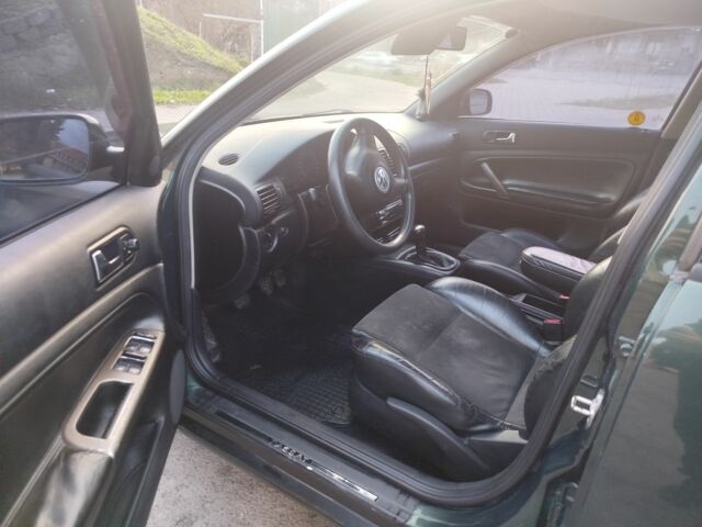 Зеленый Фольксваген Пассат, объемом двигателя 2.8 л и пробегом 380 тыс. км за 2999 $, фото 5 на Automoto.ua