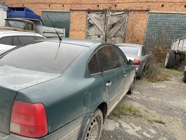 Зеленый Фольксваген Пассат, объемом двигателя 1.6 л и пробегом 3 тыс. км за 1000 $, фото 3 на Automoto.ua