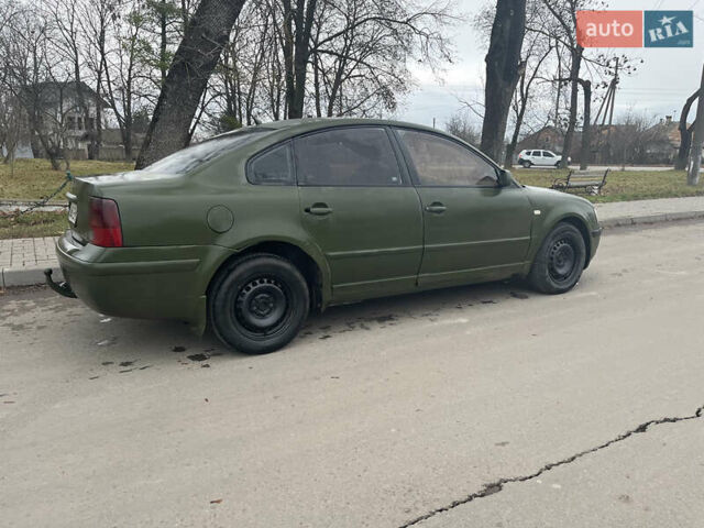 Зеленый Фольксваген Пассат, объемом двигателя 1.9 л и пробегом 323 тыс. км за 2700 $, фото 5 на Automoto.ua