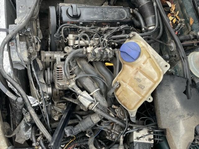 Зеленый Фольксваген Пассат, объемом двигателя 1.6 л и пробегом 3 тыс. км за 1000 $, фото 12 на Automoto.ua