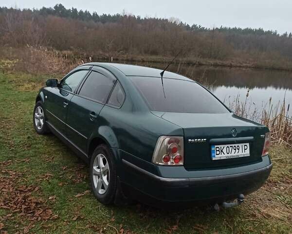 Зеленый Фольксваген Пассат, объемом двигателя 1.9 л и пробегом 400 тыс. км за 3200 $, фото 4 на Automoto.ua