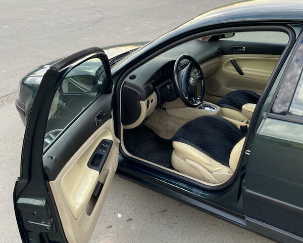 Зеленый Фольксваген Пассат, объемом двигателя 2.33 л и пробегом 211 тыс. км за 3500 $, фото 21 на Automoto.ua