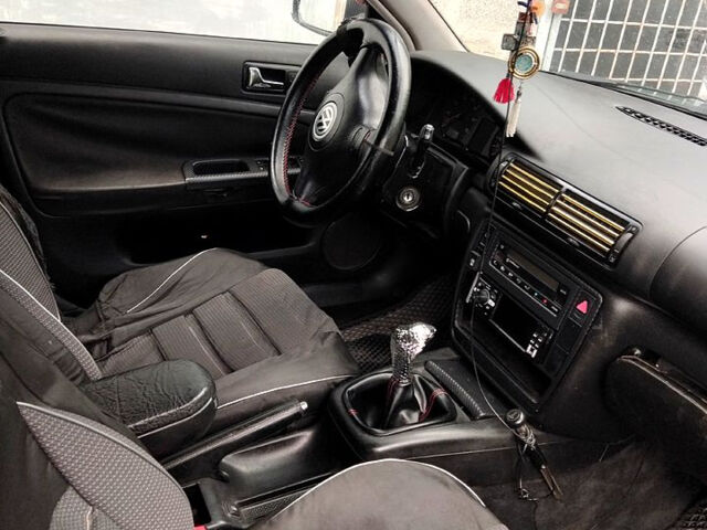 Зеленый Фольксваген Пассат, объемом двигателя 1.8 л и пробегом 300 тыс. км за 2600 $, фото 7 на Automoto.ua