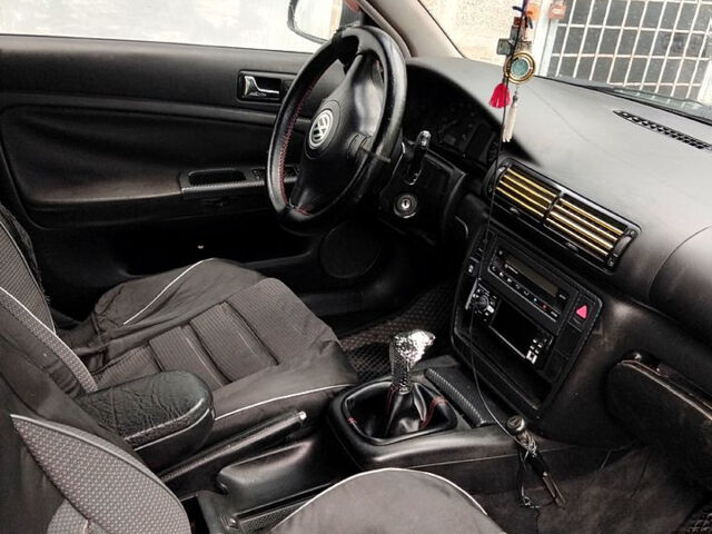 Зеленый Фольксваген Пассат, объемом двигателя 1.8 л и пробегом 300 тыс. км за 2600 $, фото 6 на Automoto.ua