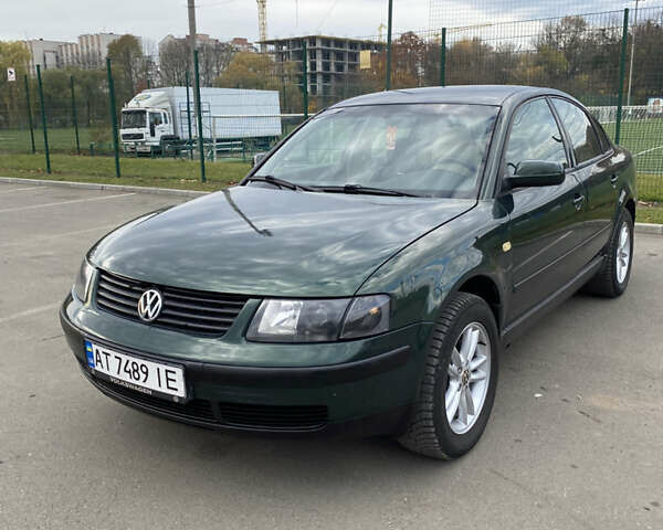 Зеленый Фольксваген Пассат, объемом двигателя 2.33 л и пробегом 211 тыс. км за 3500 $, фото 24 на Automoto.ua