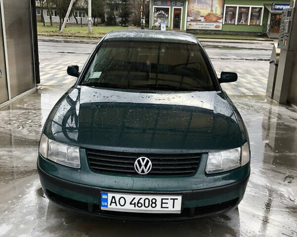 Зеленый Фольксваген Пассат, объемом двигателя 1.9 л и пробегом 315 тыс. км за 3100 $, фото 1 на Automoto.ua