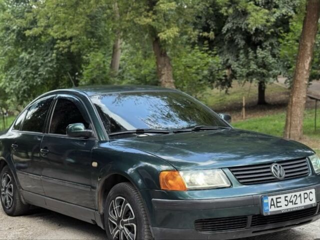 Фольксваген Пассат 1998 в Краматорске на Automoto.ua Зеленый Фольксваген Пассат, объемом двигателя 1.6 л и пробегом 415 тыс. км за 3400 $, фото 1 на Automoto.ua
