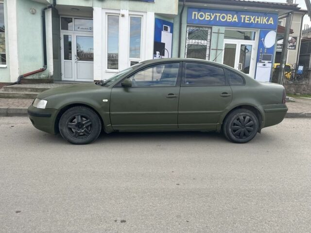 Зеленый Фольксваген Пассат, объемом двигателя 1.9 л и пробегом 320 тыс. км за 3000 $, фото 1 на Automoto.ua