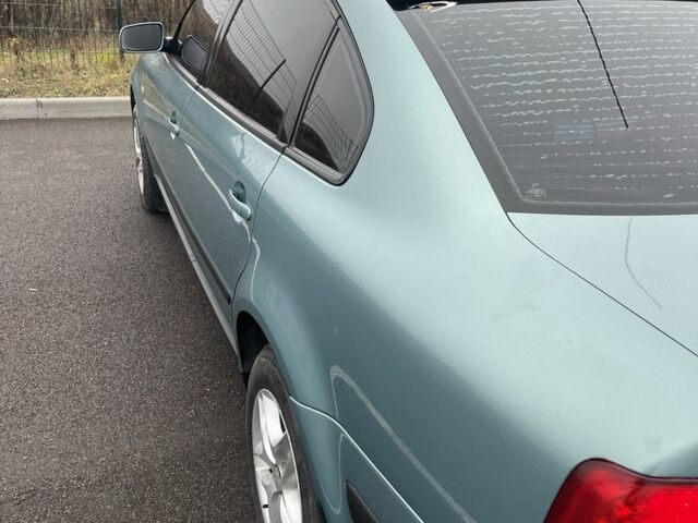 Зелений Фольксваген Пассат, об'ємом двигуна 1.6 л та пробігом 320 тис. км за 3800 $, фото 3 на Automoto.ua