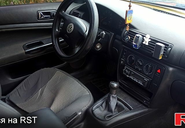 Зеленый Фольксваген Пассат, объемом двигателя 1.8 л и пробегом 221 тыс. км за 4250 $, фото 5 на Automoto.ua