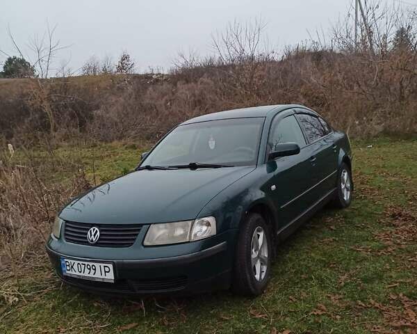 Зеленый Фольксваген Пассат, объемом двигателя 1.9 л и пробегом 400 тыс. км за 3200 $, фото 6 на Automoto.ua