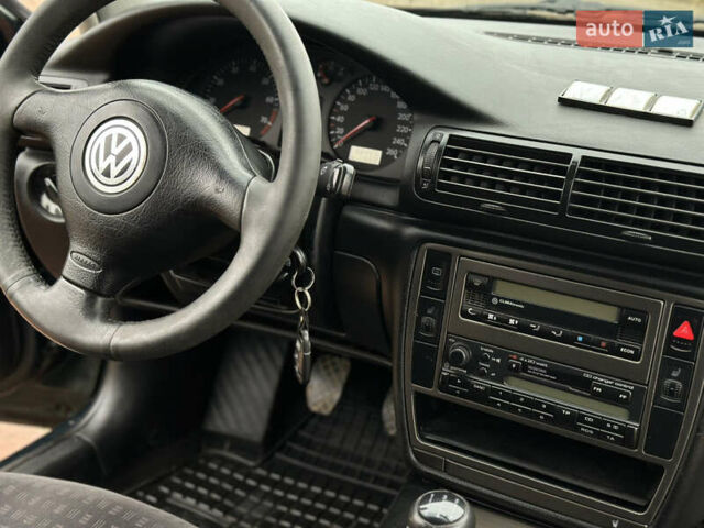 Зеленый Фольксваген Пассат, объемом двигателя 1.78 л и пробегом 334 тыс. км за 3150 $, фото 21 на Automoto.ua